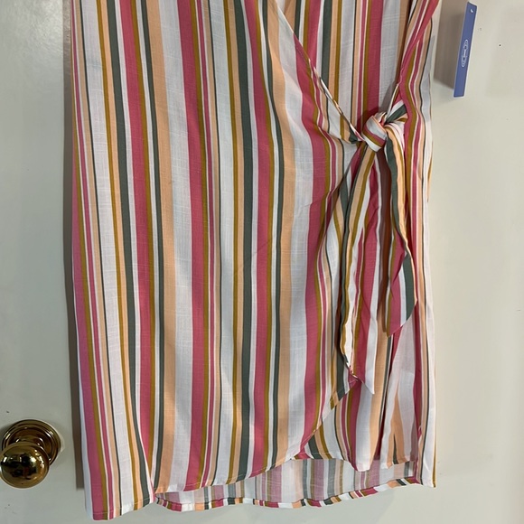 Hurley wrap dress. NWT - Picture 5 of 10